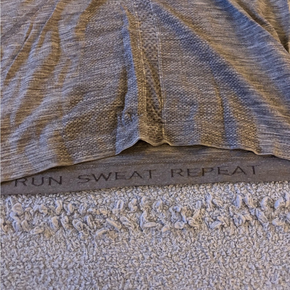 Grey Lululemon swiftly tech T-shirt - Picture 3 of 5
